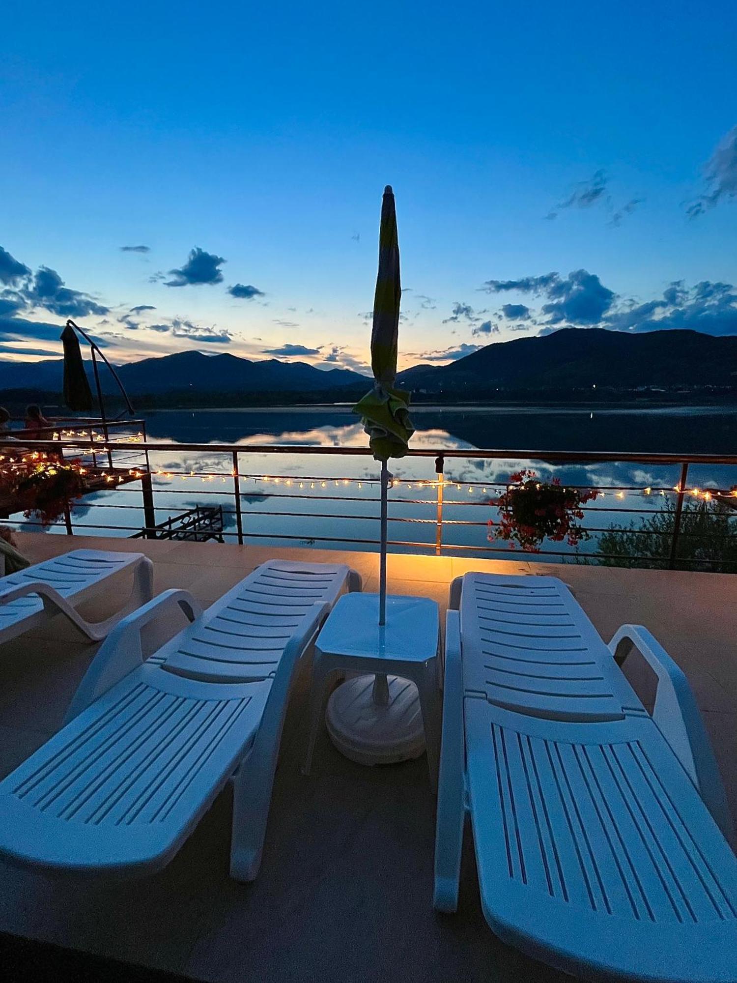 Villa Art Of Harmony Piatra Neamţ Exterior foto