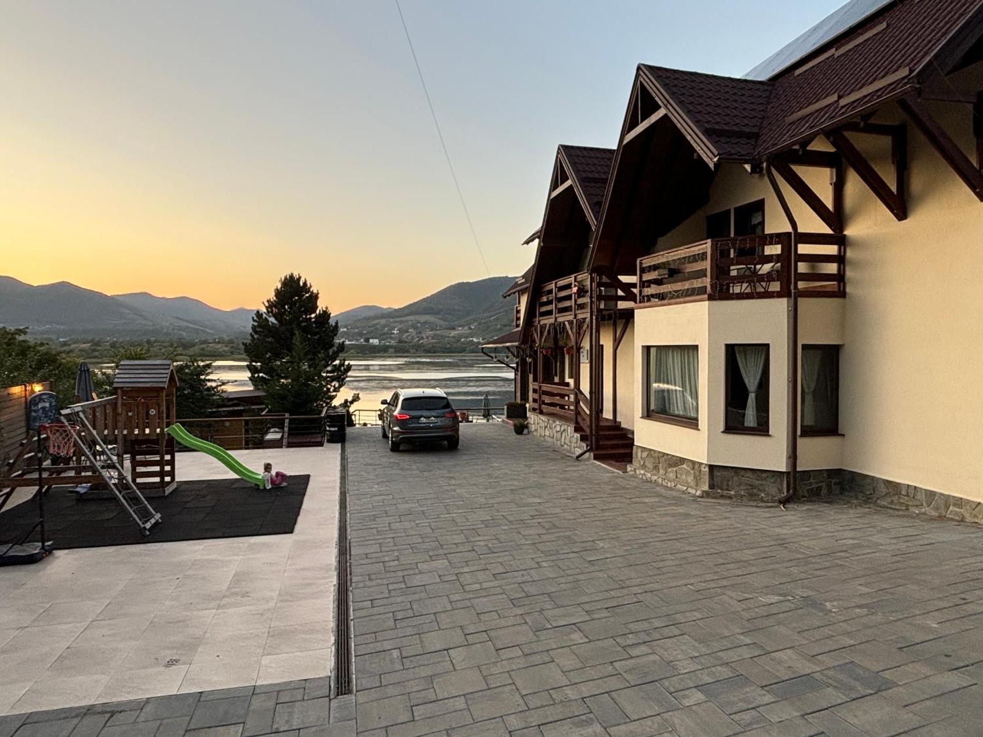 Villa Art Of Harmony Piatra Neamţ Exterior foto